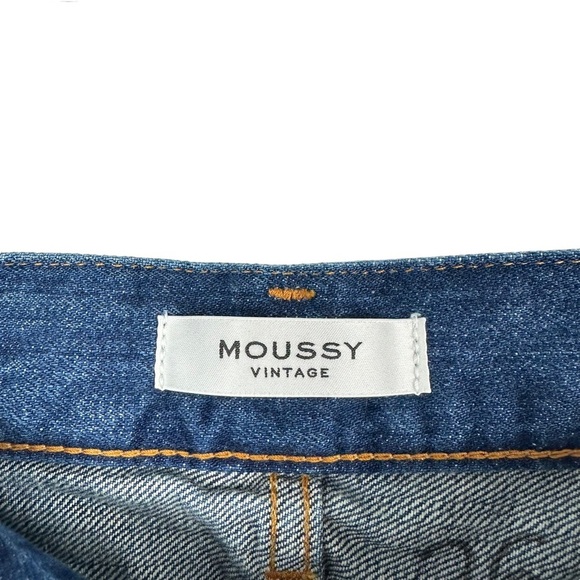 NWT MOUSSY Medium Wash Straight Leg Denim Jeans Whiskering Button Fly Size 26 - Picture 4 of 15